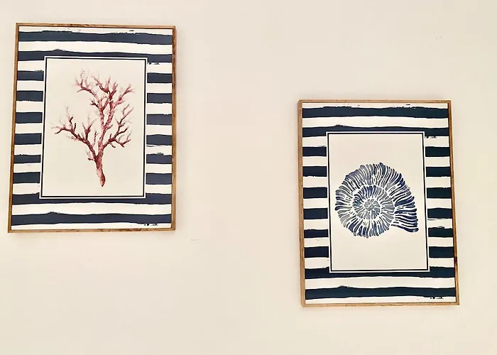 Deluxe - Oceanfront, Heated Pool アパート アデヘ