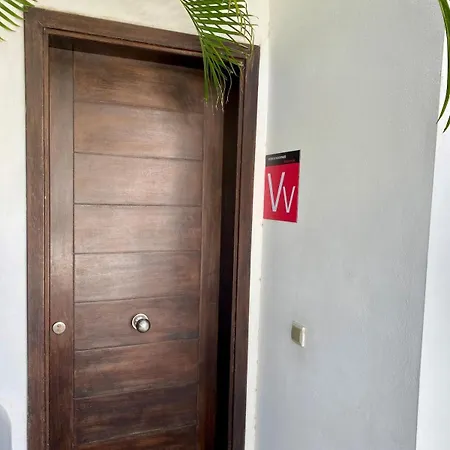 Apartment Deluxe - Oceanfront, Heated Pool *