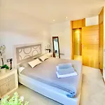 Deluxe - Oceanfront, Heated Pool