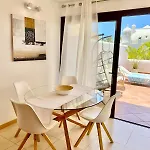 Appartement Deluxe - Oceanfront, Heated Pool *