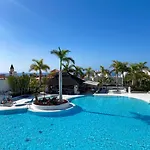 Deluxe - Oceanfront, Heated Pool
