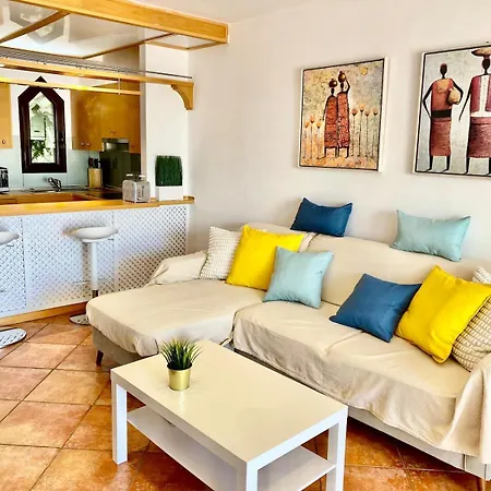 Deluxe - Oceanfront, Heated Pool Apartman