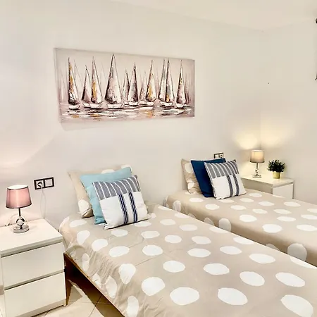 Apartament Deluxe - Oceanfront, Heated Pool Costa Adeje (Tenerife)