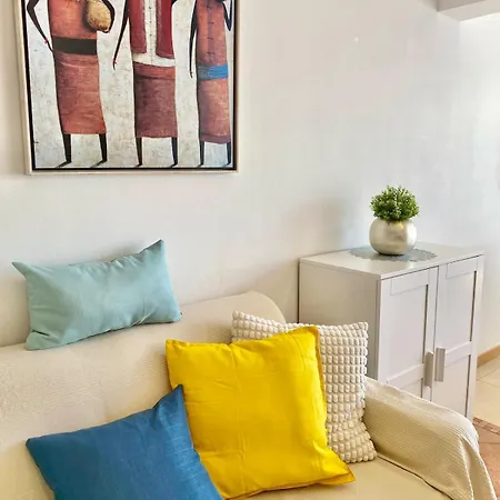 Apartman Deluxe - Oceanfront, Heated Pool