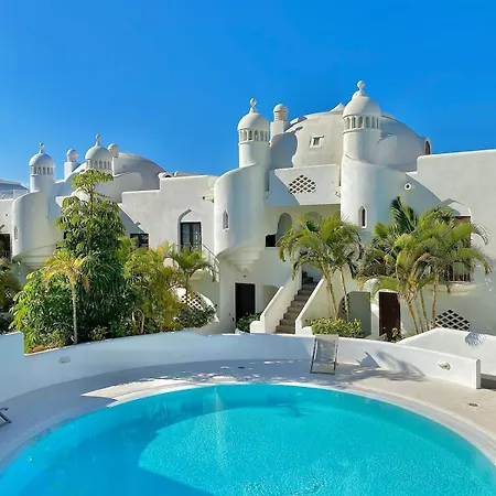 Deluxe - Oceanfront, Heated Pool Apartament