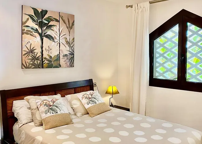 Deluxe - Oceanfront, Heated Pool Appartamento *