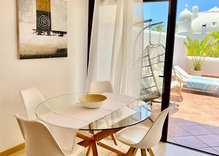 Apartment Deluxe - Oceanfront, Heated Pool *