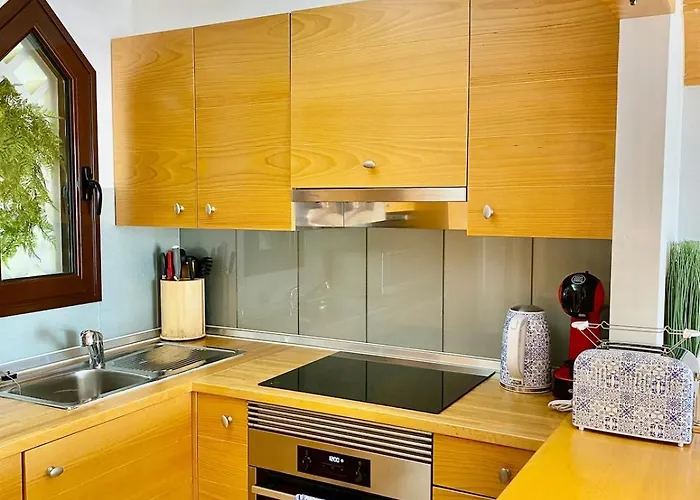 Apartment Deluxe - Oceanfront, Heated Pool *